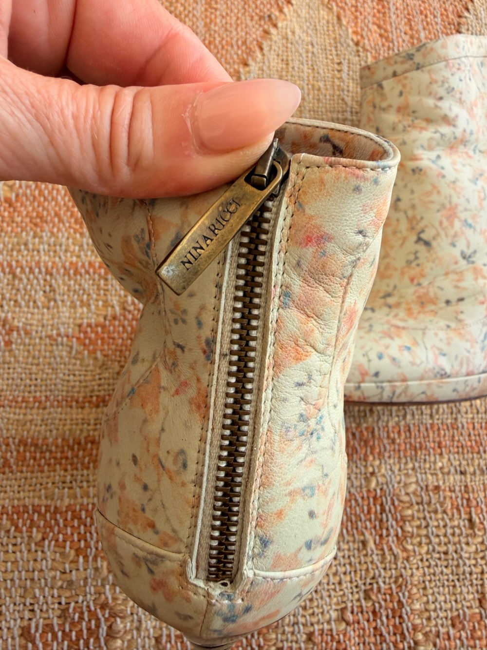 Vintage Y2K era Nina Ricci Designer Floral Ankle Boots with horn heel 8.5 - Picture 12 of 12